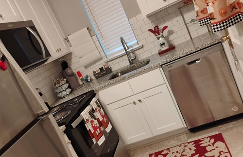Winston - Salem Apartment | WEST END WHISPER 3 minute walk or drive to Everything. Prime location.