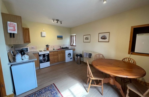 Grantown-on-Spey Cottage | West Gorton - a cottage that sleeps 4 guests in 2 bedrooms