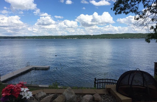 Canandaigua Cottage | West Lake Cottages offers summer camp style buildings for 7, 130’ waterfront