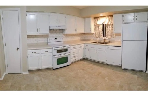 West Omaha House | West Omaha Gem Near Trails, Parks & Dining ❤