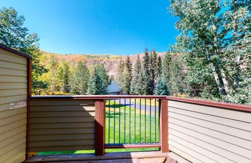 Intermountain Apartment | West Vail Mountain Escape & Kinnikinnick Sunshine House