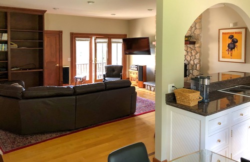 Westerly House | Westerly Beach House with Spectacular Views