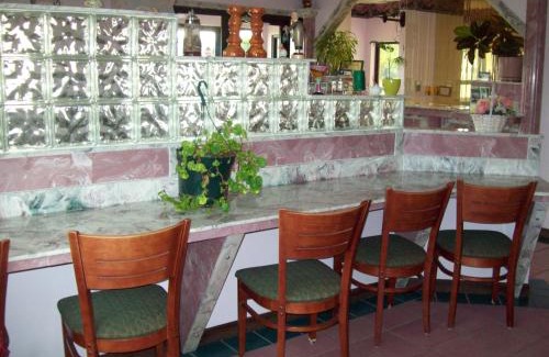 Hazlehurst Hotel | Western Inn Express