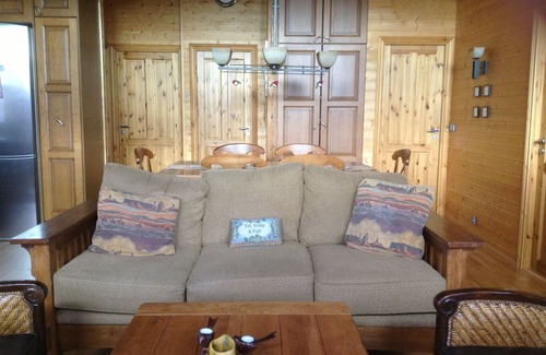 Borgarnes Cottage | Western region. Luxorious riverside Cottage with Hot tub In Western Iceland