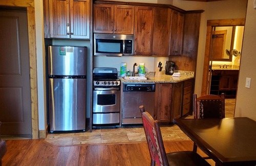 Gatlinburg Condo | Westgate Smoky Mtn. 12/27/24 - 1/3/25 4 WATERPARK TICKETS INCLUDED! -1200