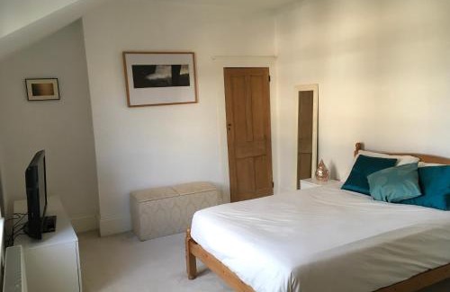 Westgate-on-Sea House | Westgate Two-Bedroom Homestay Suite