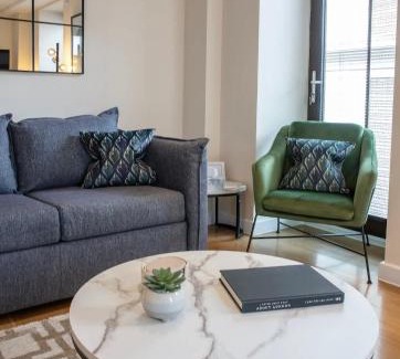 Vincent Square Apartment | Westminster 2 bed 2 bath apartment with Air-Con