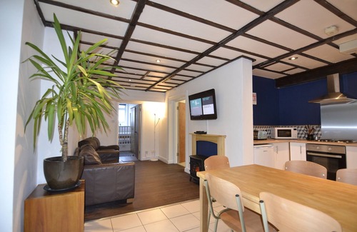 West Bay Apartment | Westpoint Apartments - Apartment 7 Dog Friendly