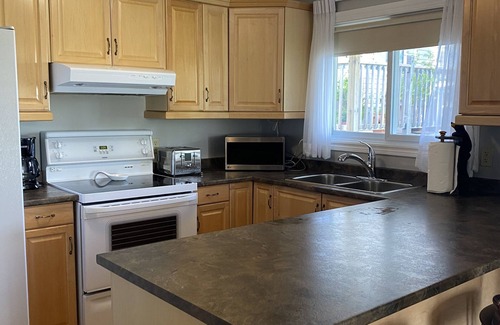Rideau Lakes Cabin | Westport Ontario - Upper Rideau Getaway -Lakefront