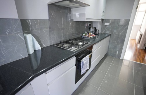 Cranford House | Westwick Gardens Retreat - 4 Bedroom House