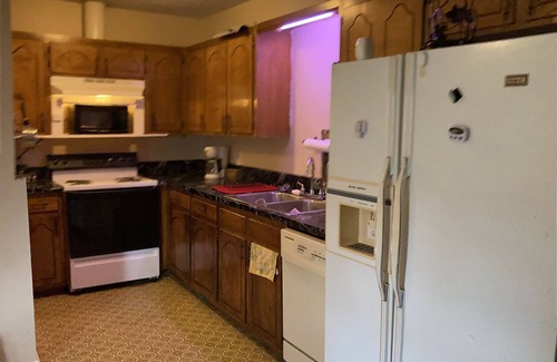 Wichita Falls House | WF Suites A&B 6 Bedrooms. Sleeps 12