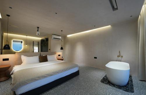 Yinhai Hotel | Whale in Sea