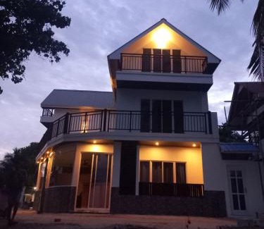 Dhidhdhoo House | Whales Lodge