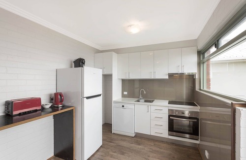Eden Apartment | Whalevue Apartment, with stunning views
