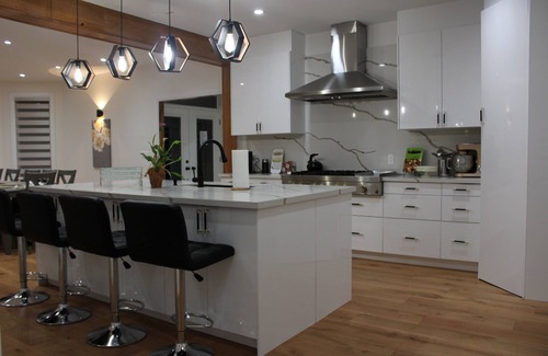 New Tecumseth House | Where Luxury Retreat meets Convenience!