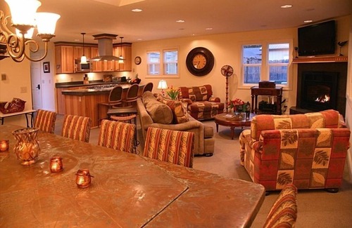 Langley House | Whidbey Bungalow - Sleeps 12!