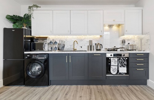 Worcester Apartment | WhiskAwayStays - Victoria House - Apartment 4