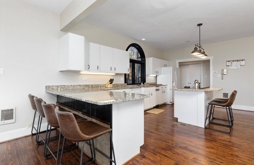 Nellysford House | Whispering Elm with Wintergreen Advantage