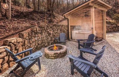 Qualla House | Whispering Pines Cabin