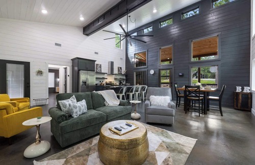 Pickens Cabin | Whispering Retreat Sleeps 4