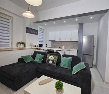 Bucharest City-Centre Apartment | White Apartment By Hilton II