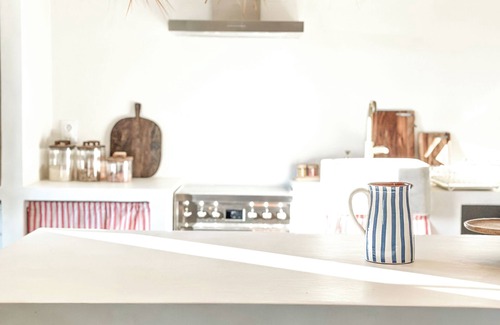 Aljezur Cottage | White Beach Hut Aljezur - stylish home, pet-friendly