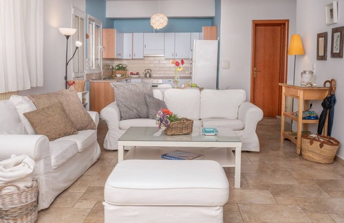 Nea Tirintha House | White & Blue Country House Nafplio