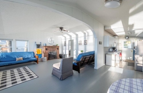 Detroit Lakes House | White Clover Beach Cabin