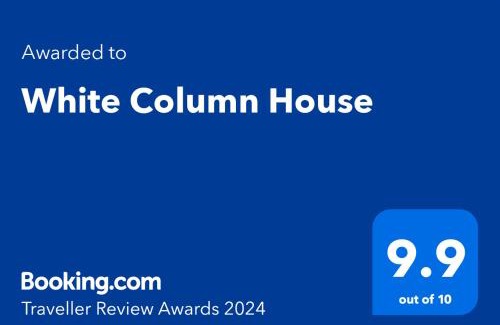 Diosd Apartment | White Column House
