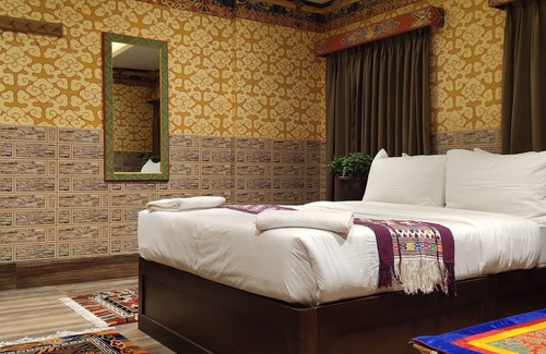 Khuruthang Hotel | white Dragon Hotel