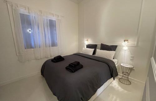 Piraeus Apartment | White Gem of Piraeus