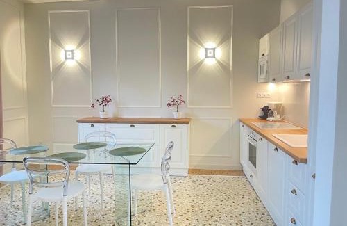 Piraeus Apartment | White Gem of Piraeus