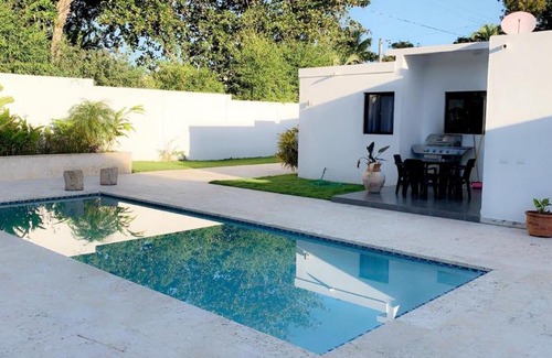 Costambar House | White House Mansion
