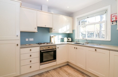 Kirriemuir Cottage | WHITE HILLOCKS COTTAGE, pet friendly, with open fire in Kirriemuir