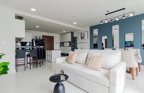 Bach Dang Riverside Apartment | White House/Luxury 3BR, District 4, Center city & modern style