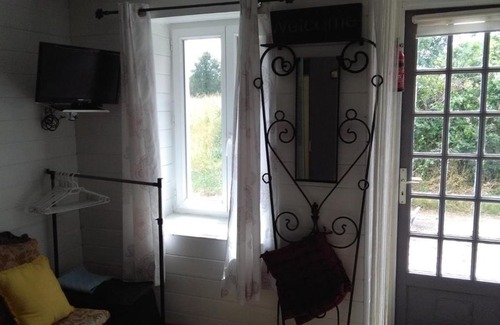 Saint-Germier Bed & Breakfast | white house