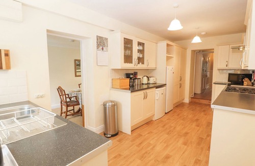 Keswick Cottage | WHITE HOUSE, pet friendly, with open fire in Keswick