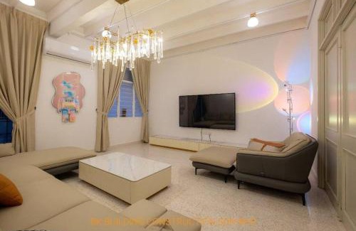 Taman Tanjung House | White House Semi D 6Room 12Pax