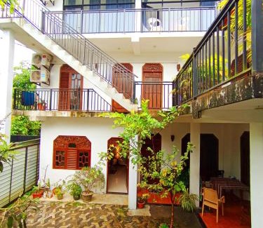 Unawatuna House | White King Guest