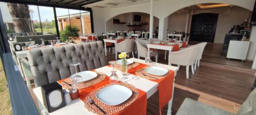 Ozbek Koyu Hotel | White Moon