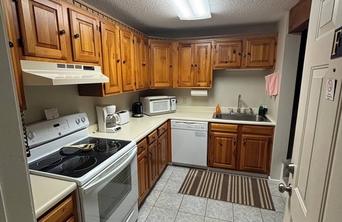 Bartlett Condo | White Mountains Family Resort Condo Minutes To Skiing Hiking Shopping Storyland