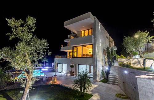 Denovici Villa | White Olive Villa