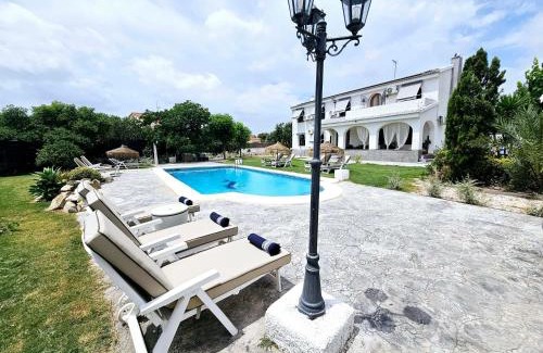 San Vicente del Raspeig Villa | White Paradise Villa - Sol y Luz - by SunCastle apartamentos