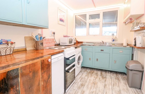 Irstead Cottage | WHITE RABBIT, CROSS LANE, pet friendly in Eccles-On-Sea