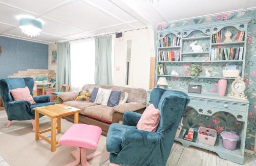 Irstead House | White Rabbit, Cross Lane