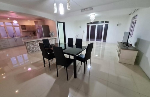 Quatre Bornes House | White Residence