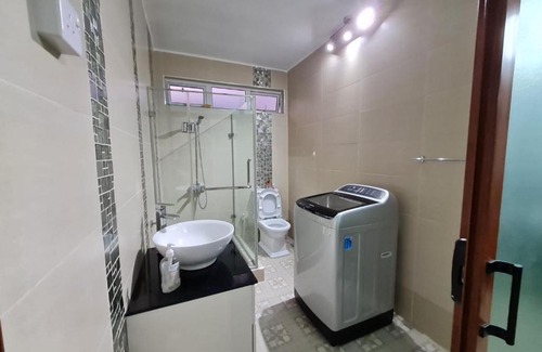 Quatre Bornes House | White Residence