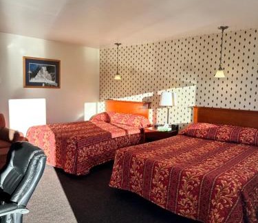 Algoma District Hotel | White River Motel