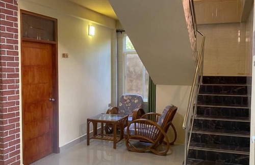 Maamigili House | White Sand Inn