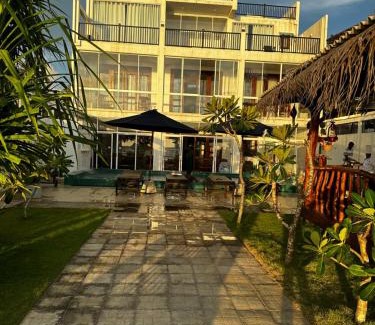 Hikkaduwa House | White Sand Villa - Beach front
